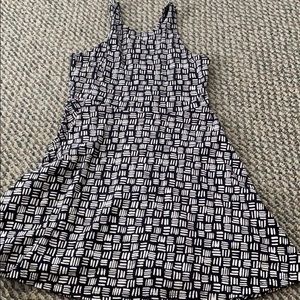 girls black patterned dress